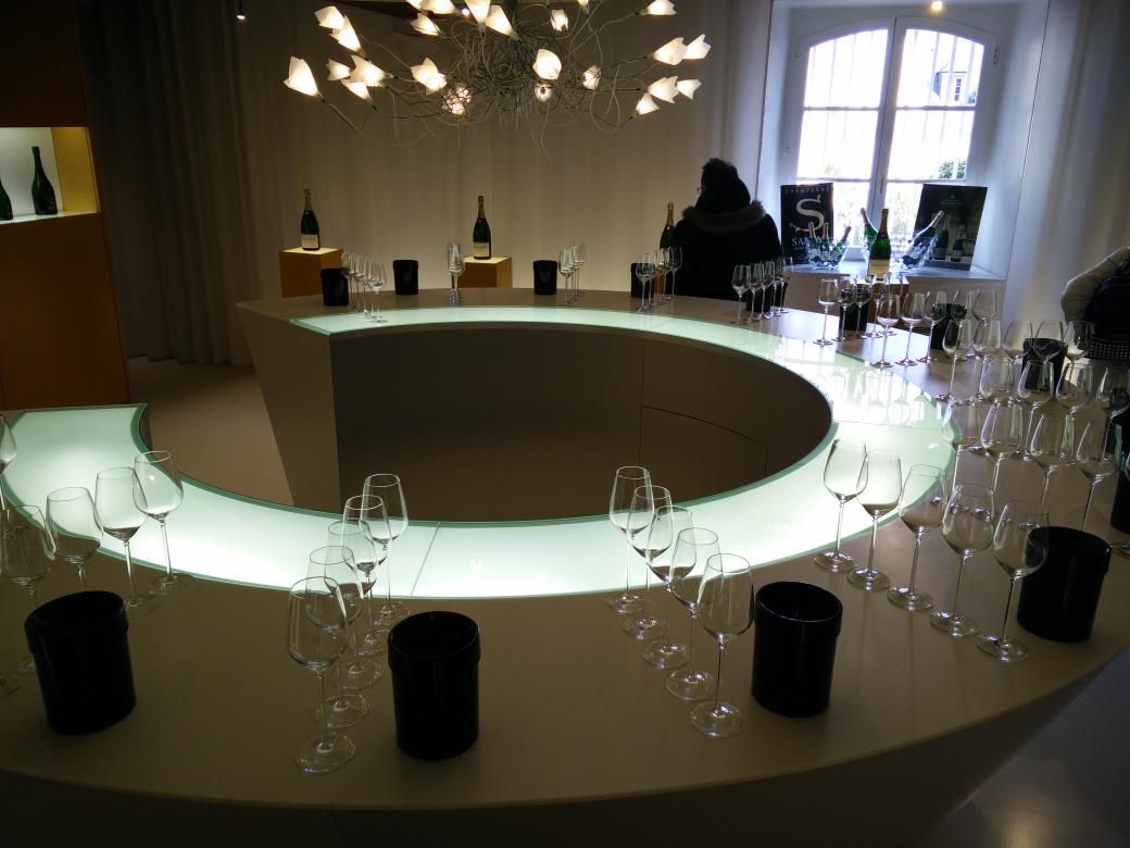 minakoffein's tweet photo. #delamotte #salon #champagne https://t.co/q8jetgqmYL