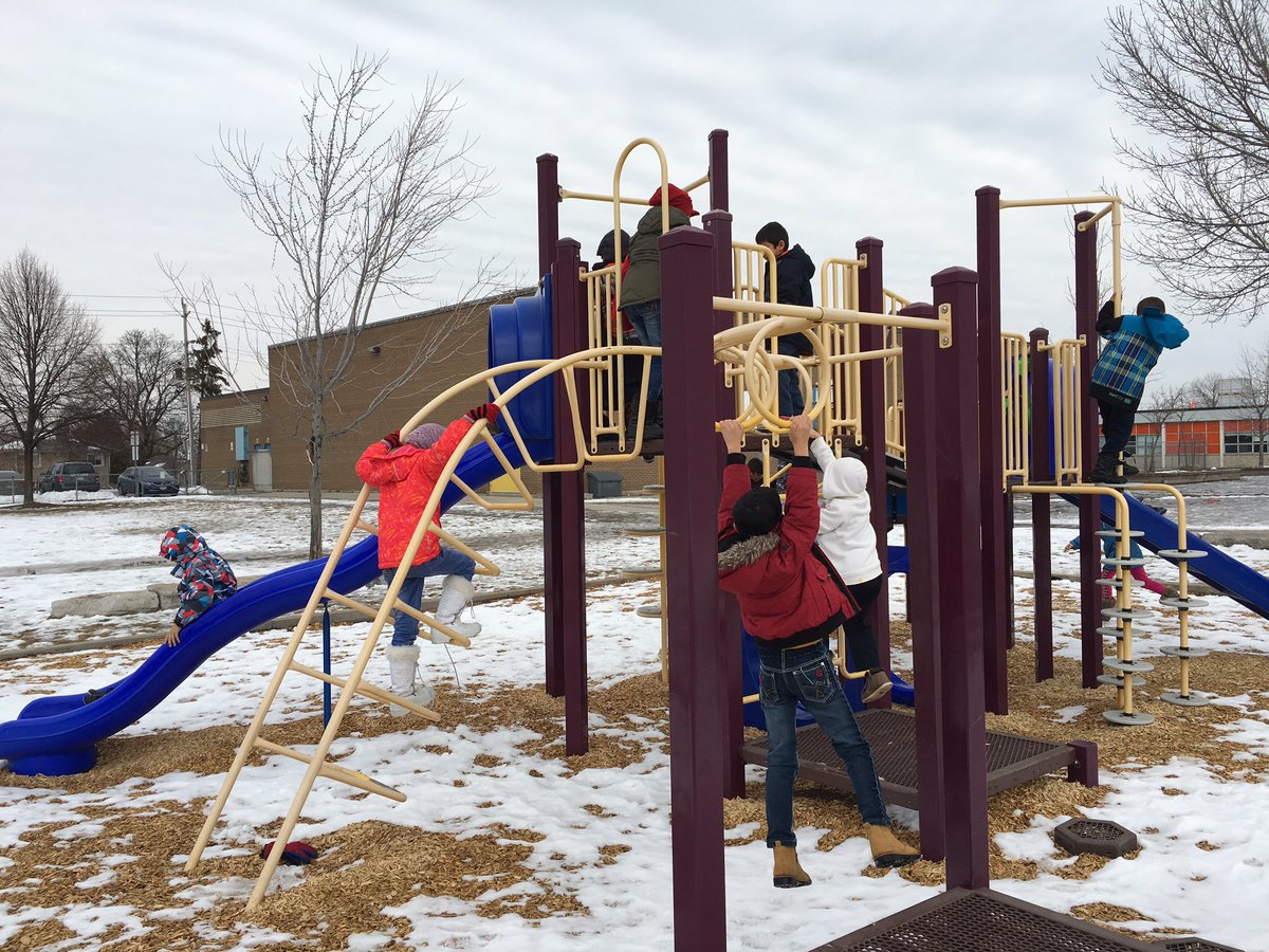 Outdoor Play! @tdsb @tdsb_TheElmsJMS #happyteacherhappystudents #syrianfriends #grossmotorskills #pricelesssmiles