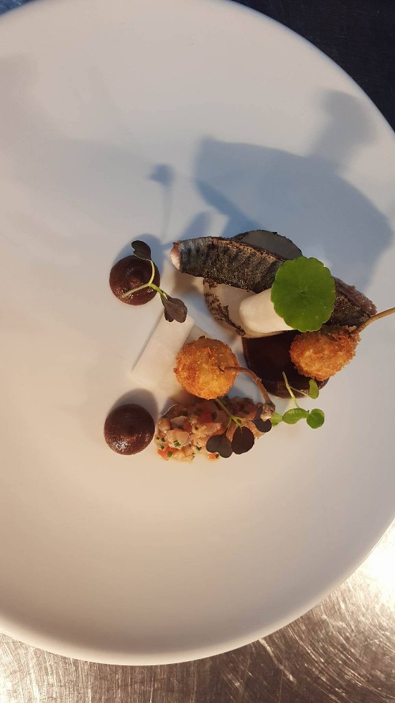 chefAJH's tweet photo. New mackerel dish on tonight @Harbour_Hotels st Ives..... https://t.co/BLH9nDoUAc