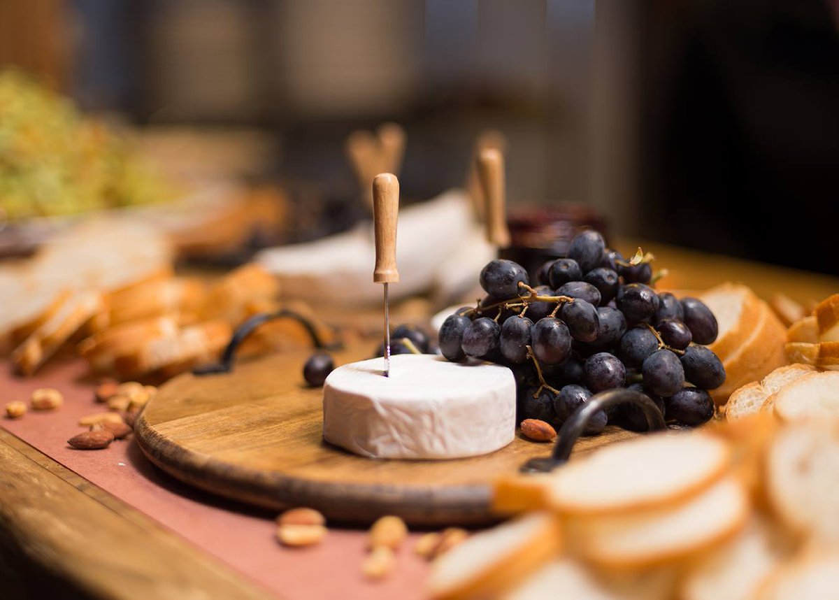 TasteWashington's tweet photo. A great event space? Check! Great food? Check! Sample bites from @KitchenbyDeli at the Grand Tasting! #TasteWA https://t.co/rP3oWzfXGE