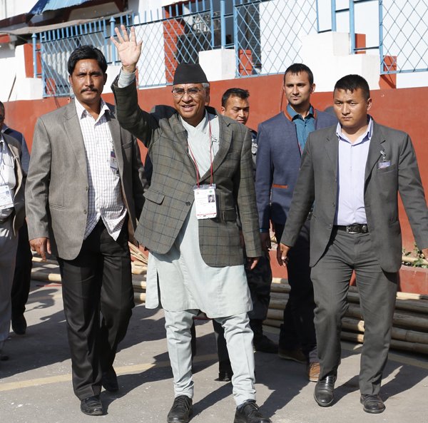 nagarik_news's tweet photo. कोइराला परिवार बाहिरबाट कांग्रेस सभापति बन्ने देउवा पाँचौं  https://t.co/D8oJKCBZM6 https://t.co/Rv1ox9aYdB