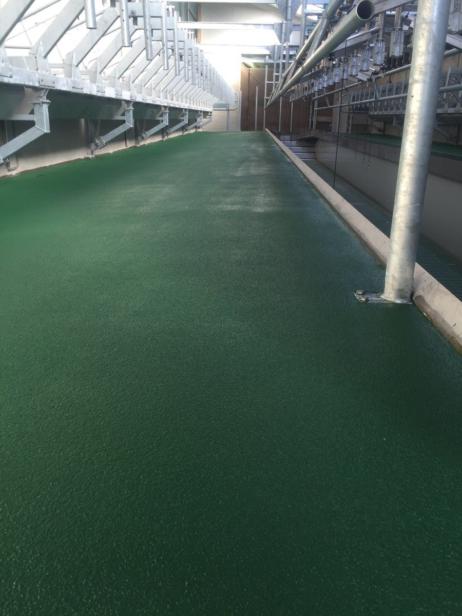 PiersmaV's tweet photo. Vandaag hebben wij in deze prachtige #GEA 2x26 #pollux2 #swingover #melkstal onze #DIBA 230 Troffelvloer toegepast. https://t.co/vcwNe3EEtk