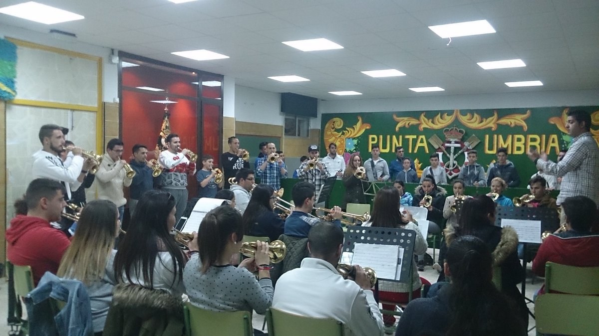 BandadePunta's tweet photo. Comenzamos el primer ensayo de la semana preparando los conciertos de este finde. https://t.co/Gi7KdHZkAF