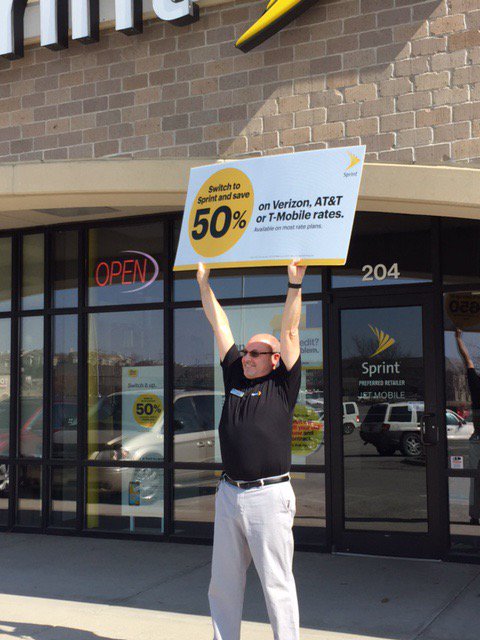 JetmobileMaple's tweet photo. Hey? Stop in and pre-order your Samsung Galaxy S7. #samsung #g7 #sprint #jetmobile #omaha #GalaxyS7 #larry #Apple https://t.co/lrifQnbael