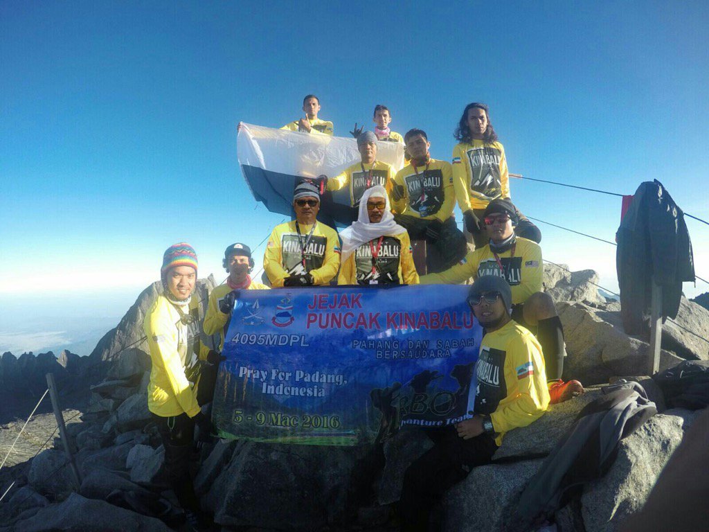 RboRahim's tweet photo. #RBOTEAM tawan puncak gunung Kinabalu 4095.2MDPL 7 Mac 2016 https://t.co/fJevquKUKM