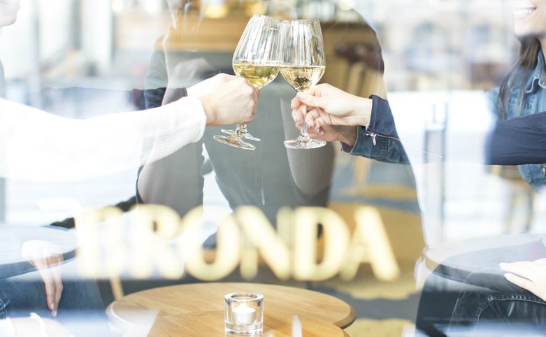 bw_restaurants's tweet photo. Ravintola Bronda täyttää virallisesti tänään kaksi vuotta! #bronda https://t.co/4KZFI74ips