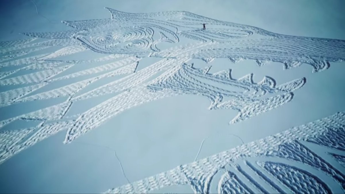 verge's tweet image. Watch a man walk 20 miles to create this Game of Thrones snow art theverge.com/2016/3/7/11172…