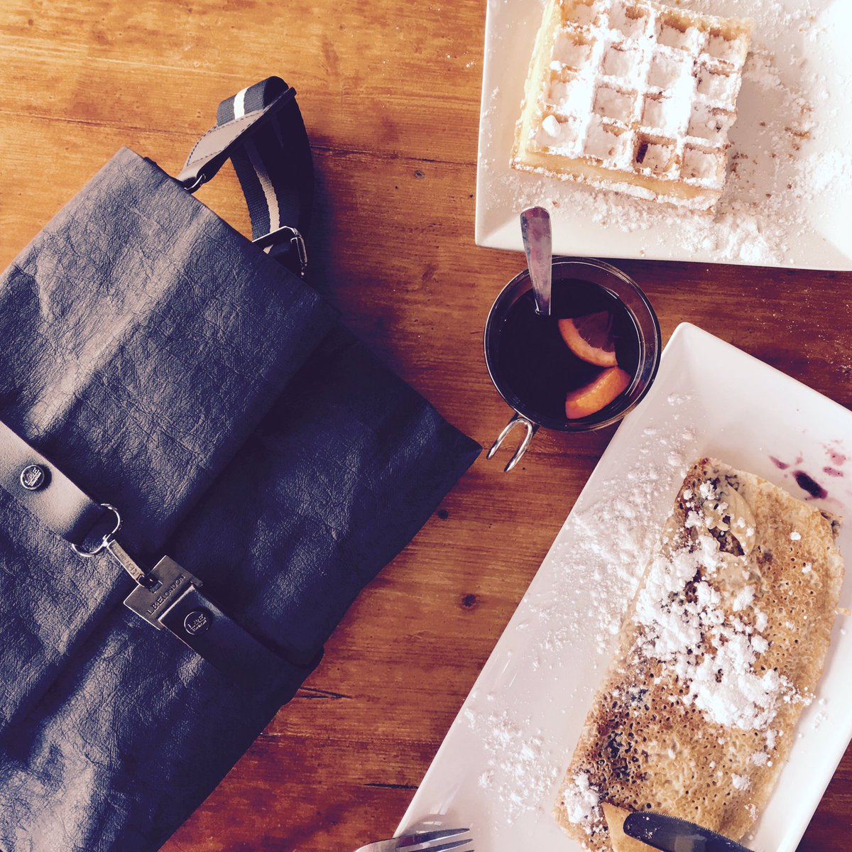 lne_studio's tweet image. Tried and tested this weekend @ #auron! ✈️⛷🇫🇷#skiing #extremetesting #lnelondon #handbags #ChicEtPratique❤️#ethical