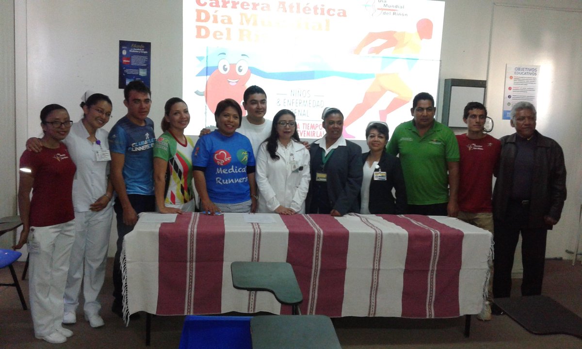 adolfosanchezl2's tweet photo. En el lanzamiento de la primera carrera atlética del riñon. #almomento #oaxaxa https://t.co/4MDgO0P5Qo