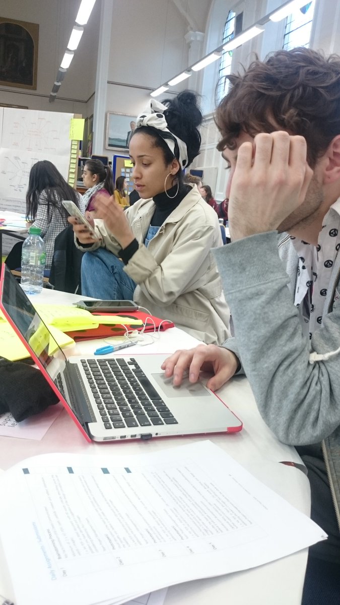 Annibble's tweet photo. Brainstrorming day in the DJCAD sprint week #DJCADSprint #Dundeeds https://t.co/jzzhk0lu3q