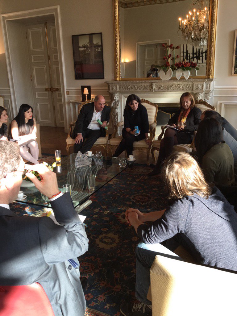 Anne_Hidalgo's tweet photo. Welcome to Paris to @newyorkcity startupers part of the #ParisNYC exchange ! 🗽 https://t.co/zT5gm4O02d
