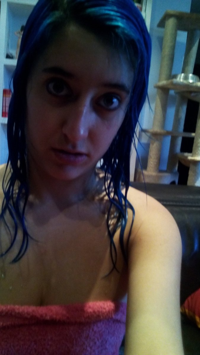 susybluexxx's tweet photo. Ya sabéis lo que tenéis que hacer chic@s #SusyBlue #Webcam y bien mojadita! #Accion https://t.co/6zywzVG8ZF