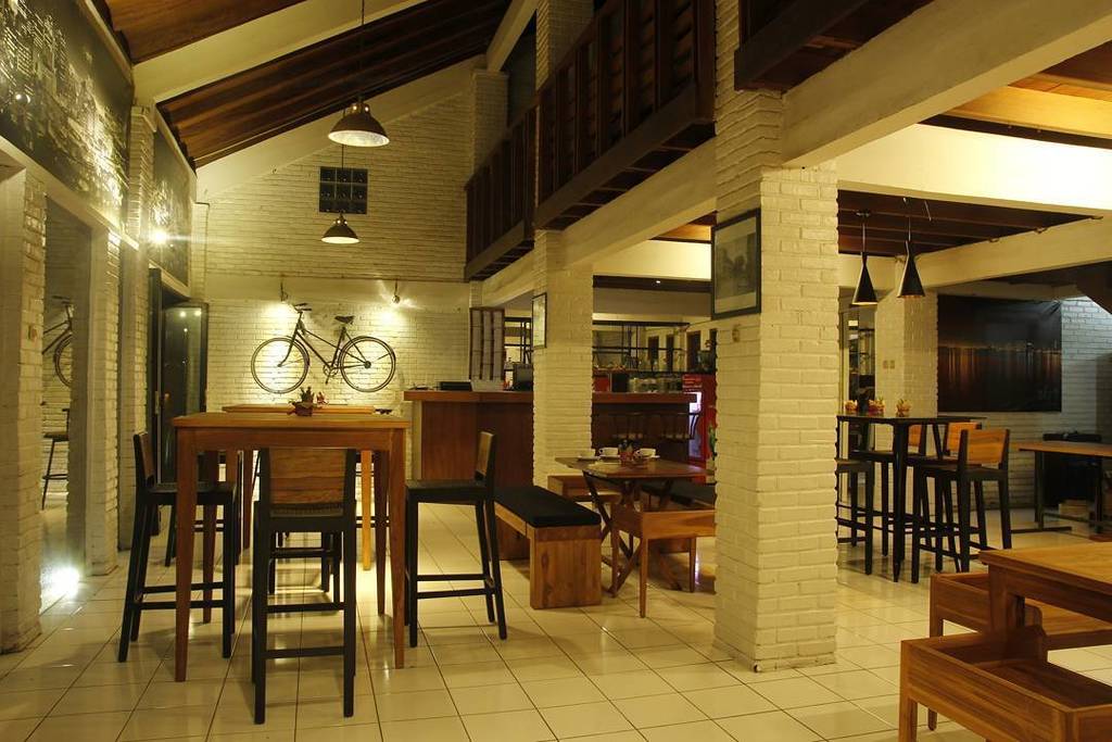 #Instagram @infobandungkuliner > Semoga kesejukan malam ini, mampu mendamaikan hati setiap manusia yang terlelap.

…