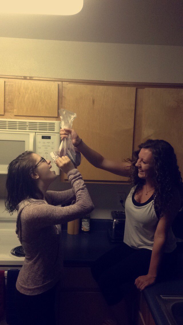 hallelujah76's tweet image. happ bday to the most doobie free of all the dads and my rad partner in slump 🎊☠ #slumpy #happ #hotmom @BrennaB00