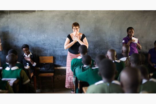 Sanitary pads a simple way to keep African girls in school ow.ly/ZaoBm #IWD2016