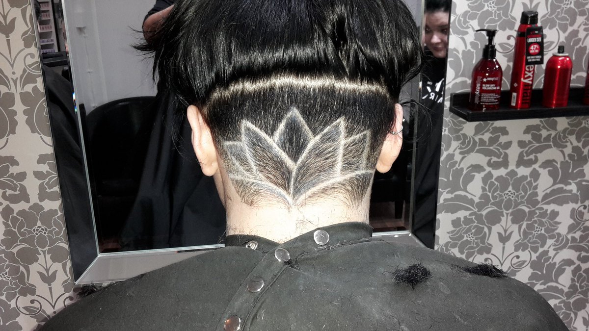 Rushofsuga's tweet photo. Undercut pattern #undercut #hairart #graffetch #morgans #barbershop #barber #barberlife #barberlove #follow #like https://t.co/rYPeE6a0do