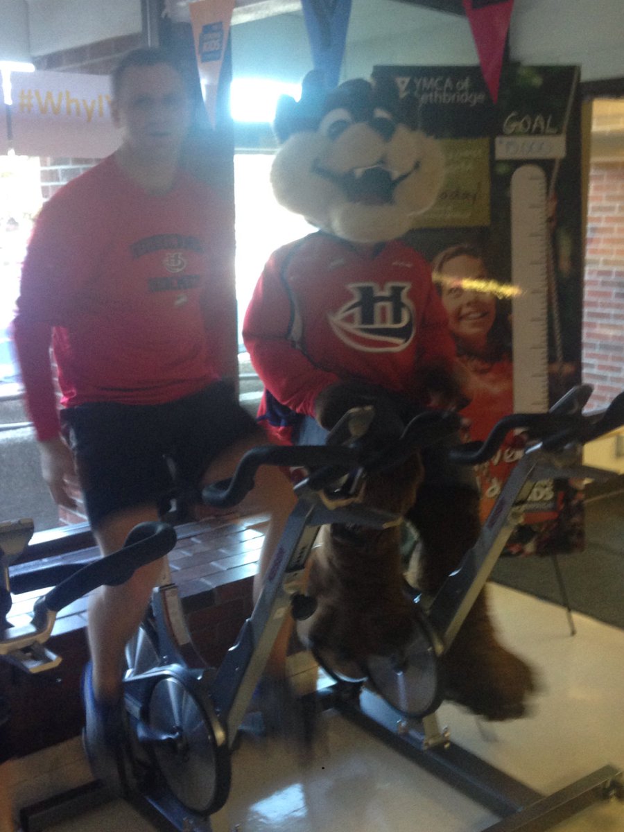 LethbridgeYMCA's tweet photo. .@WHLHurricanes TWISTER IS HERE!! And being all Active to Build @YMCAStrongKids #yql https://t.co/bPAcVzs1fn