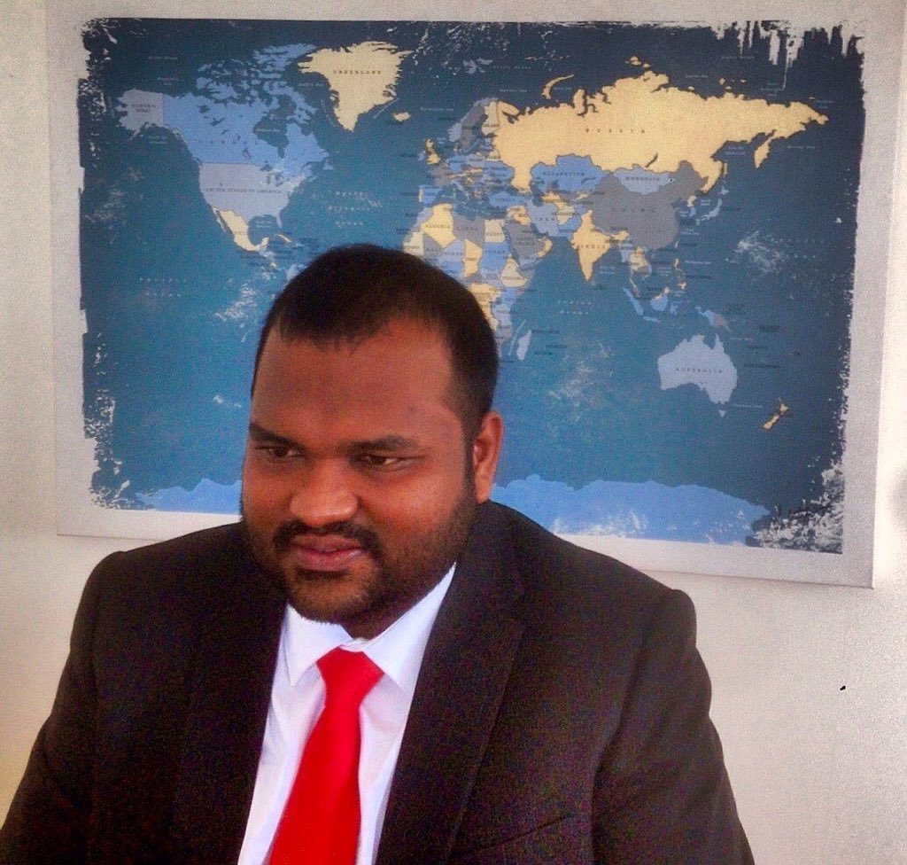 batteyaw's tweet photo. #BreakingNews:
Will be live on @Raajje_tv with a Breaking news. Stay tuned.
#GoMDPgo🇲🇻
#FreePresidentNasheed https://t.co/alps8atFaq