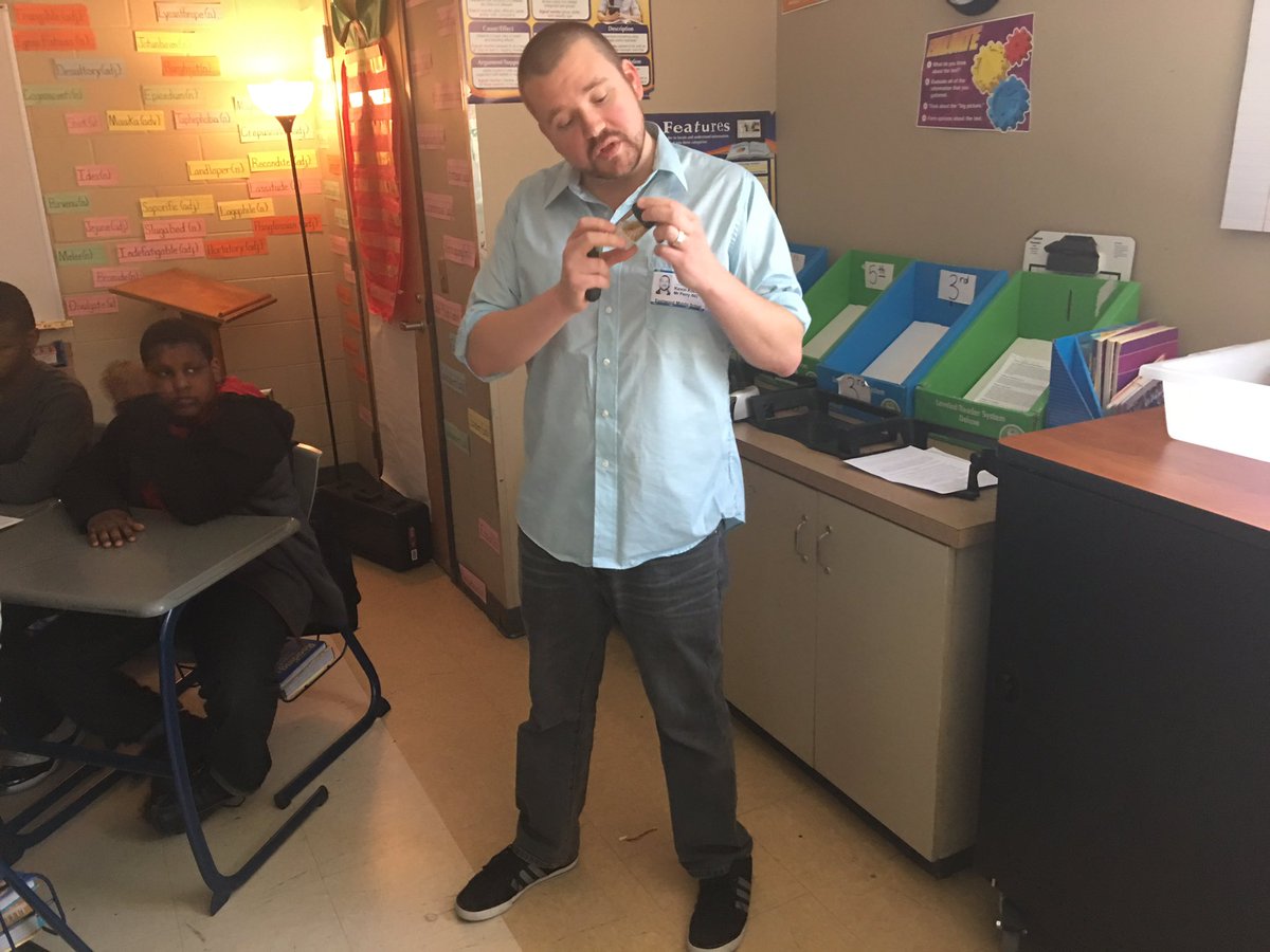 ems6stampede's tweet photo. #EastwoodStudents reviewing artifacts from the South Pole. #TextToLifeConnection #6thGrade https://t.co/RJQ7cM6Lie
