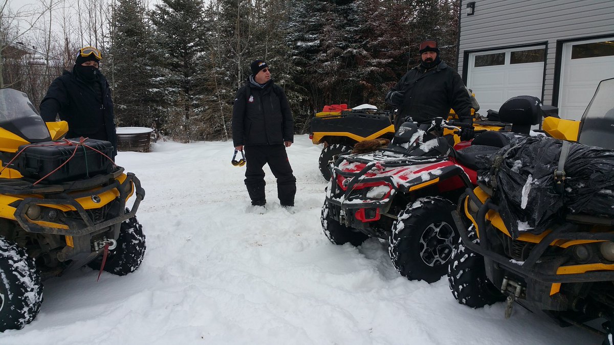 ANP_PhotoTours's tweet photo. Heading out to photograph some wildlife with our @adventureboreal team. Just another thing we do.#ymm https://t.co/NDi6atBc5U