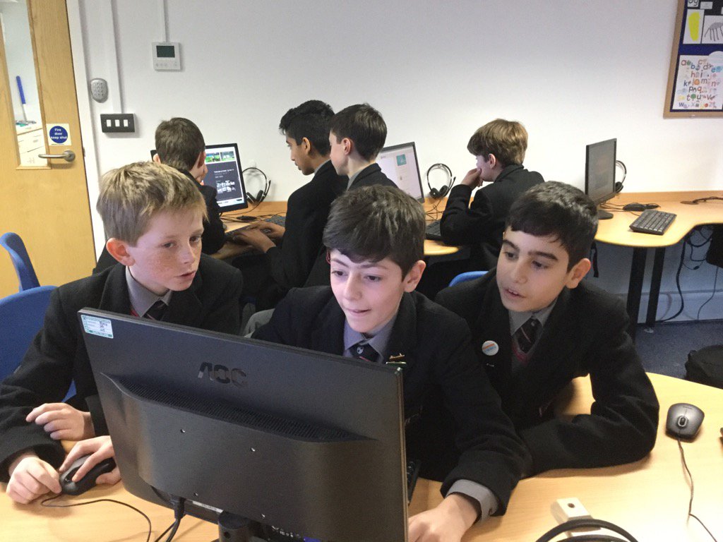 LHSPrep's tweet photo. Collaborative Computing as Year 8 begin creating their app designs! #LHSComputing https://t.co/dWTWAMPlEL