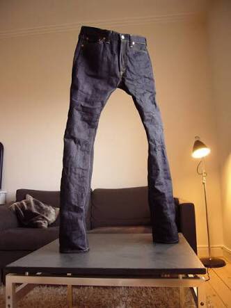 Pernah liat celana jeans berdiri?

Ini oz-nya tinggi gt! Super tebel &amp; super keras gt~

Safety nih di kaki
#BdgBgt