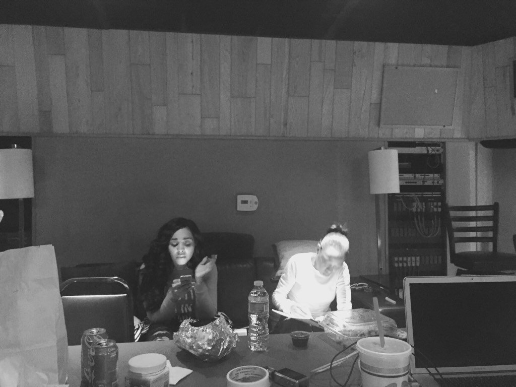 SHAUNTA_'s tweet image. #werk #rnb #pengame #makehits #hitmaker #shaunta #2016Era #mickilla #calimusic #trillshit #houstoncalabo #westcoast