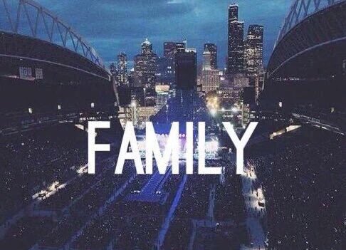 insebsheart's tweet photo. WAKE UP DIRECTIONERS
we are 1D family since July 23, 2010. https://t.co/nUlaLBM0RS