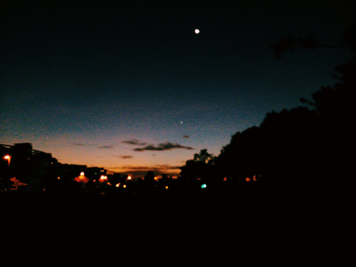 luminousyifa's tweet photo. And by the night as it closes in,
And by the dawn when it breathes. ⛅

At-Takwir (81:17-18)

#SMLA1516 #SMFORALL https://t.co/PefoKLAK7q