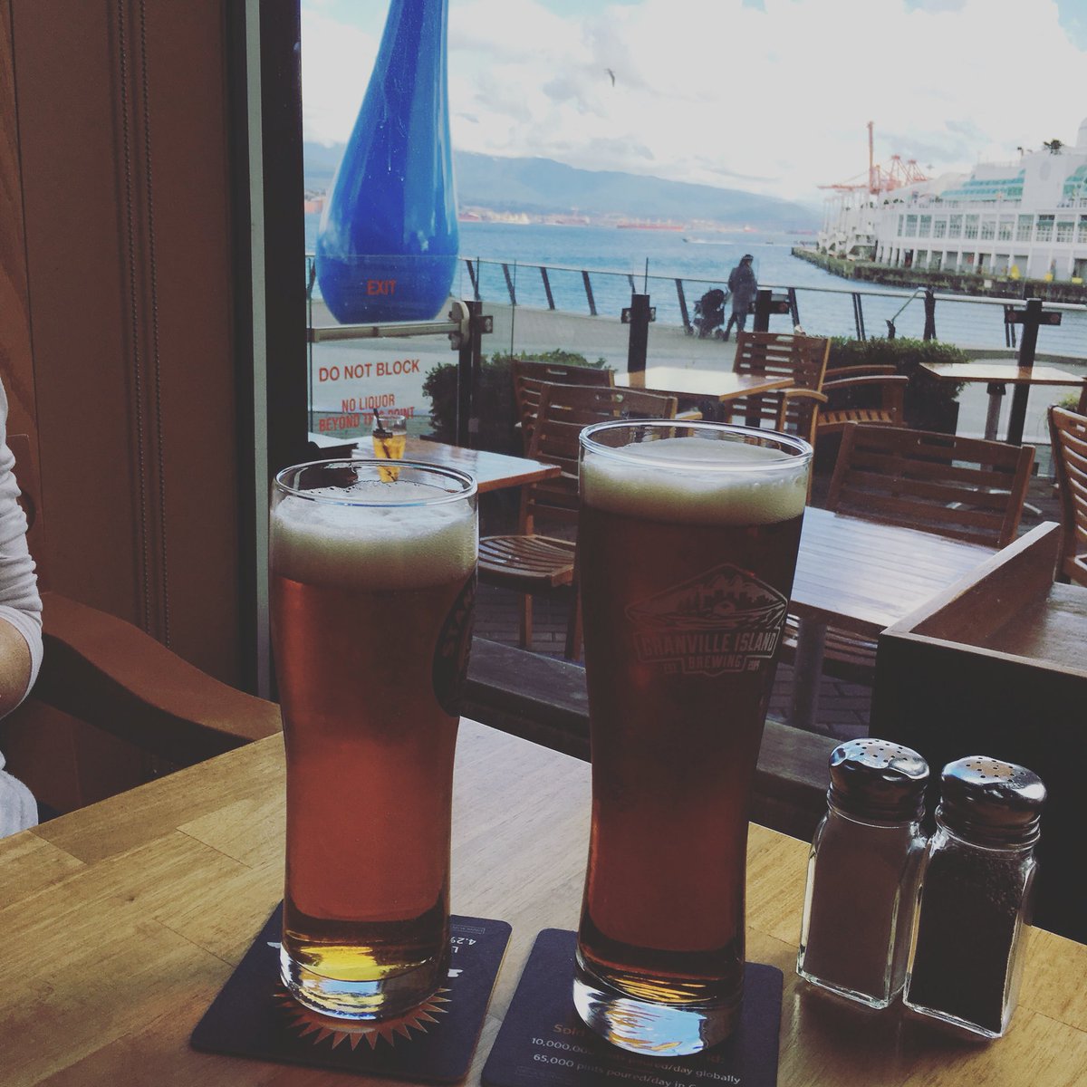Michell38691833's tweet photo. Enjoyed some beers by the harbour in Vancouver Saturday! https://t.co/H2jyrz97Iq