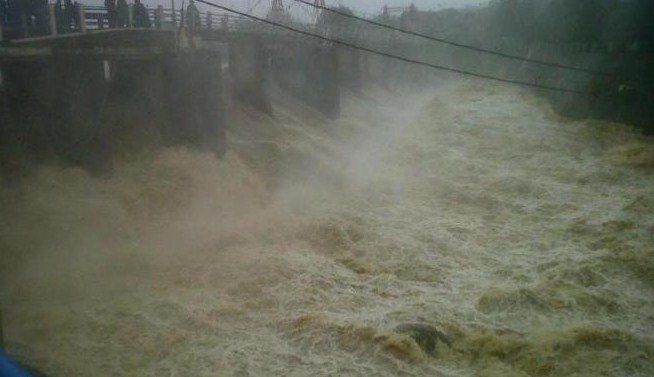 590rb Liter Air/detik Menerjang Ibukota, Waspada Banjir Jakarta mapalaptm.com/berita-654-590… <a href="/infobencana/">Media Center</a> <a href="/BPBDJakarta/">BPBD DKI JAKARTA</a>