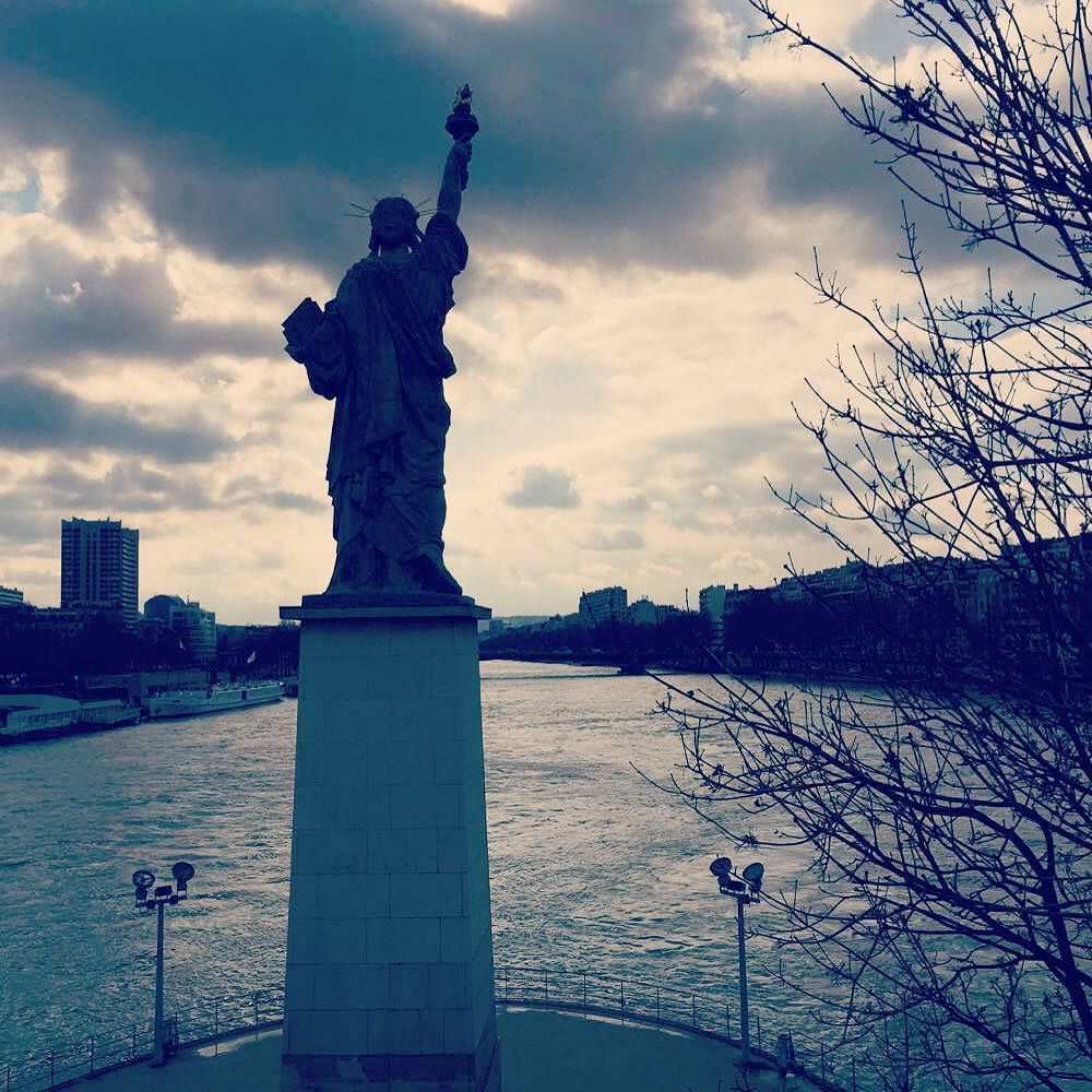 vistasined's tweet image. #PontdeGrenelle #Paris #statuedelaliberte Crédit photo @krystelmaquet  #VIEHosts #VIEFrance ift.tt/1U7Kw9n