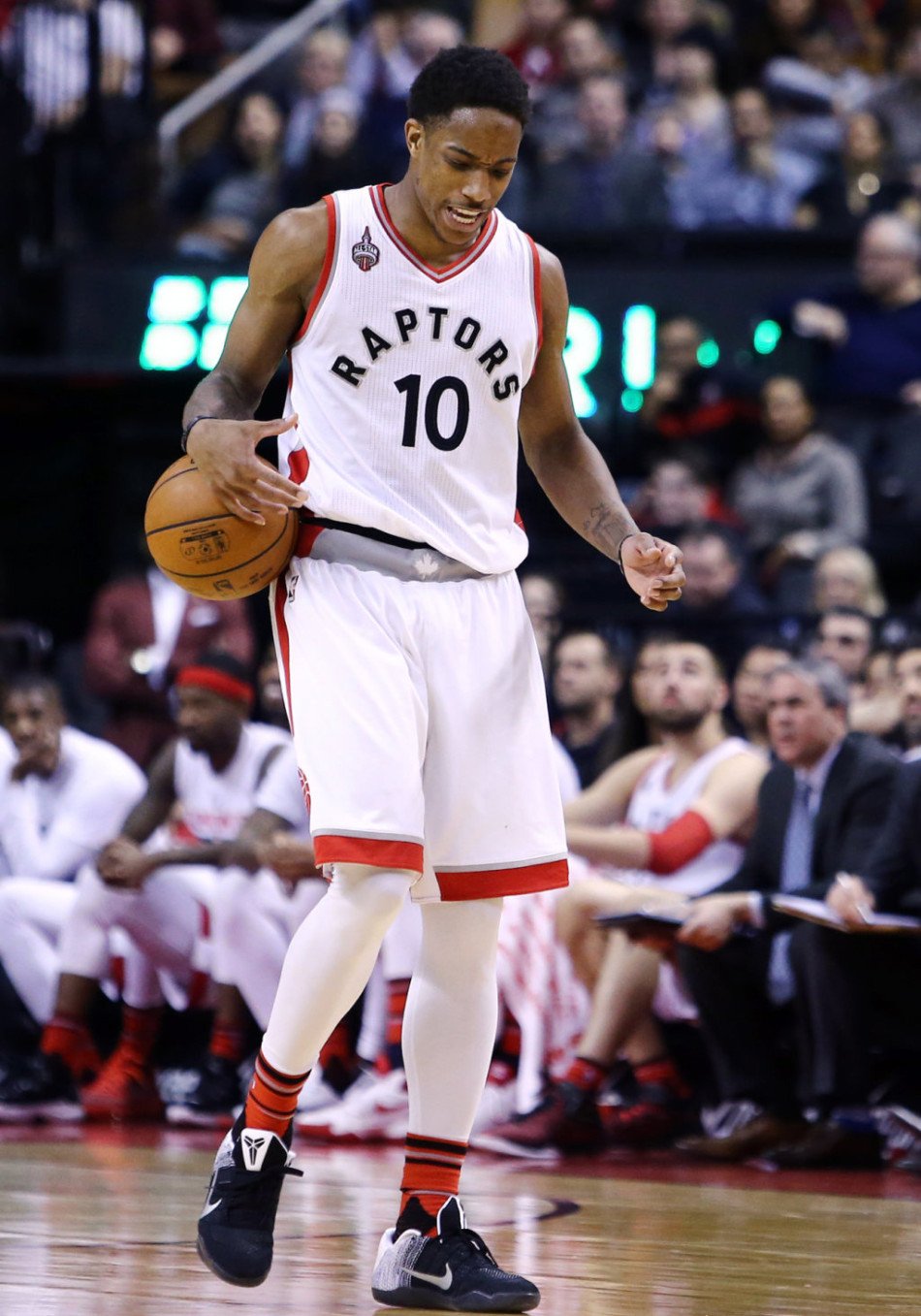 Nice Kicks on Twitter: "DeMar DeRozan wearing the Nike Kobe Emperor” #KicksOnCourt https://t.co/X7fKn2YlVx https://t.co/7PcWHaENSz" /