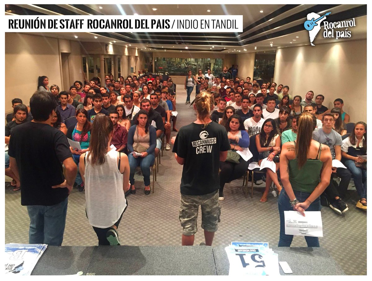 Rocanroldelpais's tweet photo. HAY EQUIPO! - #EstoEsRocanrolDelPais // Reunión de staff #IndioEnTandil - #IndiosDeVorterix https://t.co/oDNazJ7Iwl