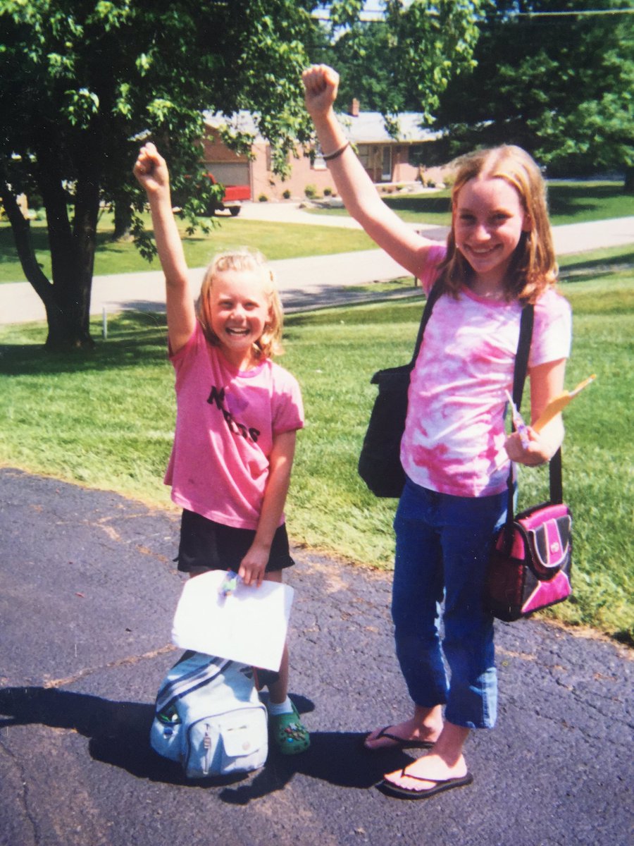 embarnes__'s tweet image. Yes my shirt says "I 💗 Nerds" and yes I'm wearing green crocs with 50 jibbitz in them 😆😂 #firstdayof3rdgrade