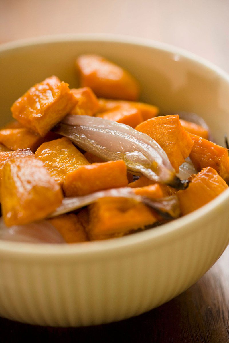 GlamourMagUK's tweet photo. 50 stomach flattening foods: https://t.co/TOx0I2purX https://t.co/JC8EPLAeHR