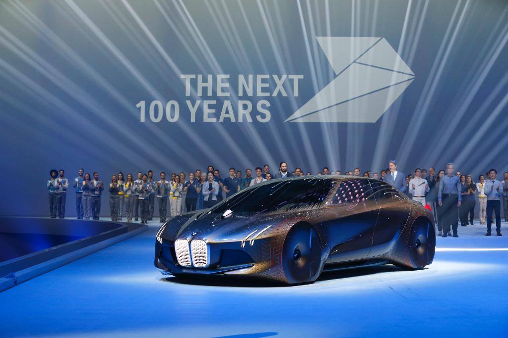 BMW's tweet image. To celebrate 100 years of BMW Group, we proudly present the #BMW VISION NEXT 100! next100.bmw/en/index.html #next100