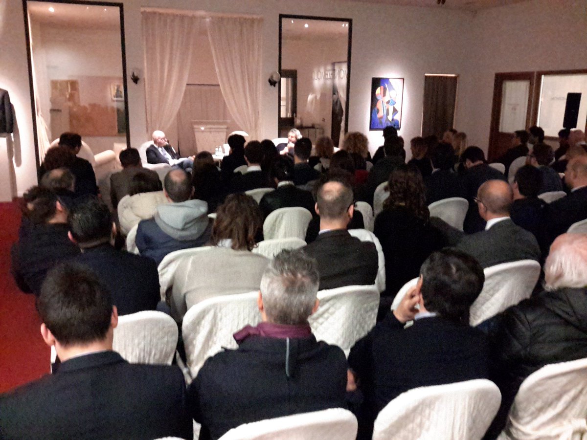 Platea affollata presso <a href="/MontezemoloGSI/">MONTEZEMOLO</a> per #JobandFood #GiovaniImprenditoriCTN