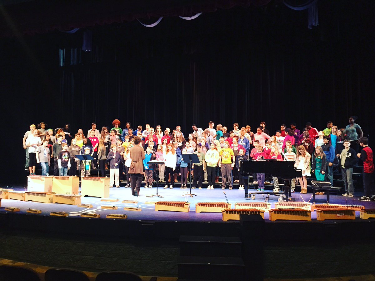 mrshart_music's tweet photo. 6th grade is rehearsing with @Meadowbrook_Mus at @HopkinsArtsCtr for their concert tonight! See you at 7pm! https://t.co/hYWCowk8HL