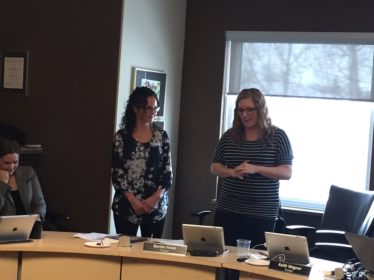 prairiespiritsd's tweet photo. @prairiespiritsd Bd heard what it's like to be a new teacher in Division from @mitchmea @MissRobertson4.Thank you! https://t.co/PAhXL2q98W