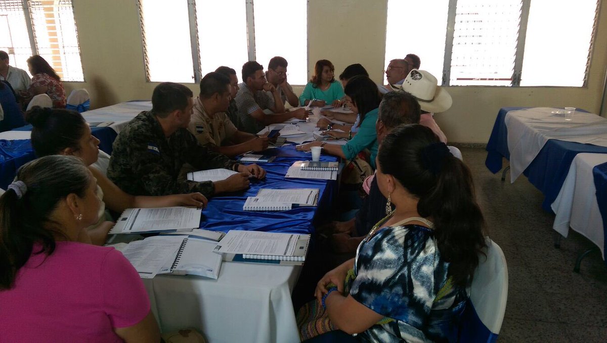 AGA_Honduras's tweet photo. Mesas de trabajo en Jornada de Sensibilización #IIIPAGAH 2016-2018 #Danli https://t.co/h03VXFSddZ