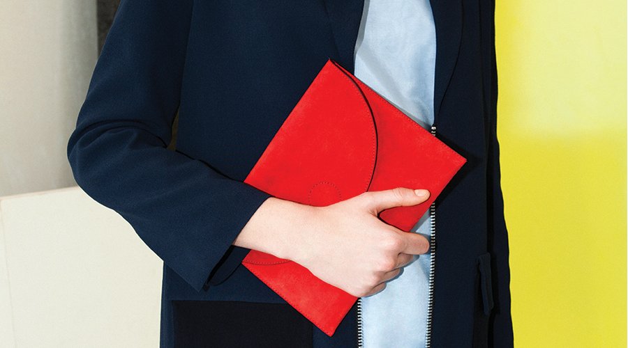 trosman_oficial's tweet photo. Detalles #trosman: Saco Malaca azul + top Angie celeste + sobre Circular rojo. https://t.co/mZA9IFbZpS