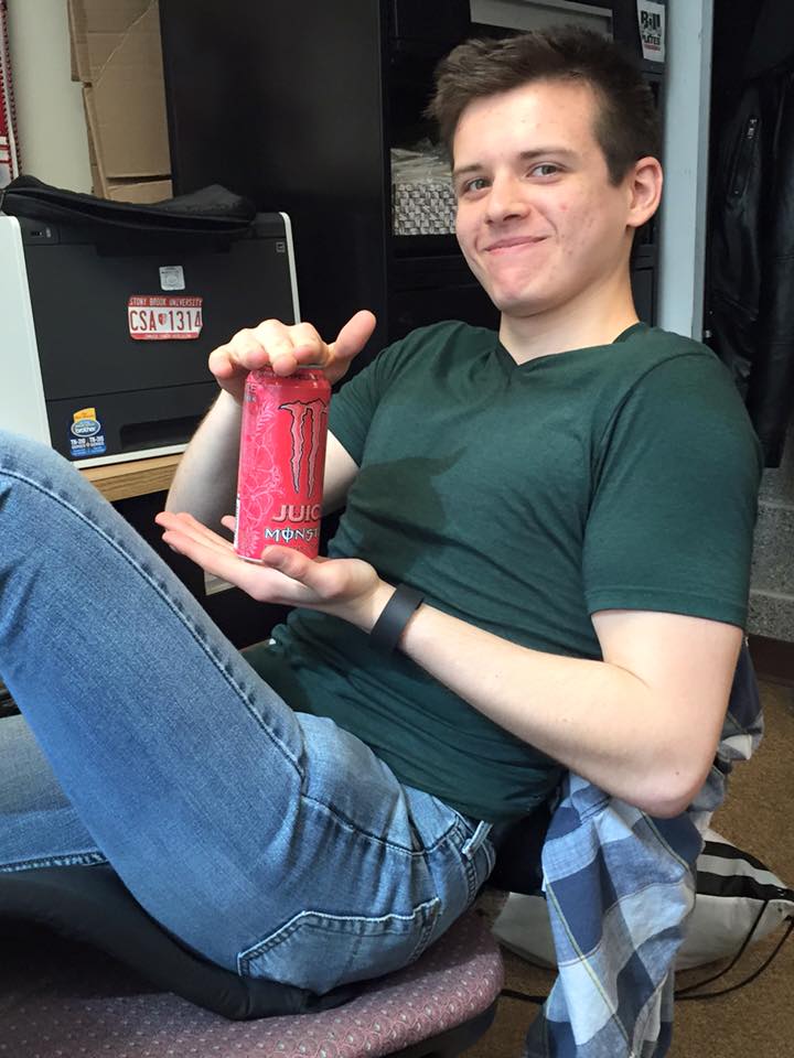 StonyBrookCSA's tweet photo. Wear SBU logo clothing @ the Relax-A-Thon to receive a FREE Monster!! #CSA #Relaxathon2k16 #lookatthoseguns #🔫 #SBU https://t.co/zd2MO7jxHZ