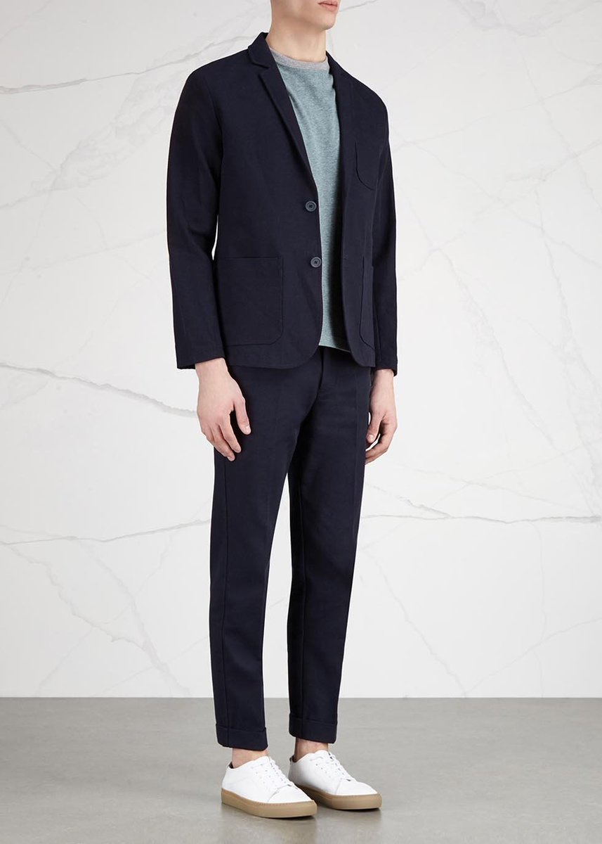 HarveyNichols's tweet image. The only way to take on tailoring this season? With an unstructured blazer: fal.cn/KzHS @kestinhare