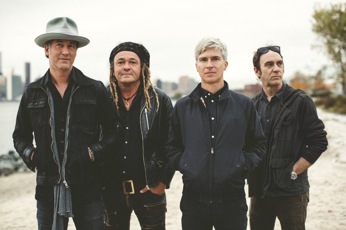 Nada Surf air Paris-set video for “Rushing” starring Angelica Sarre and Vincent Paquot bestf.it/21WB8rY