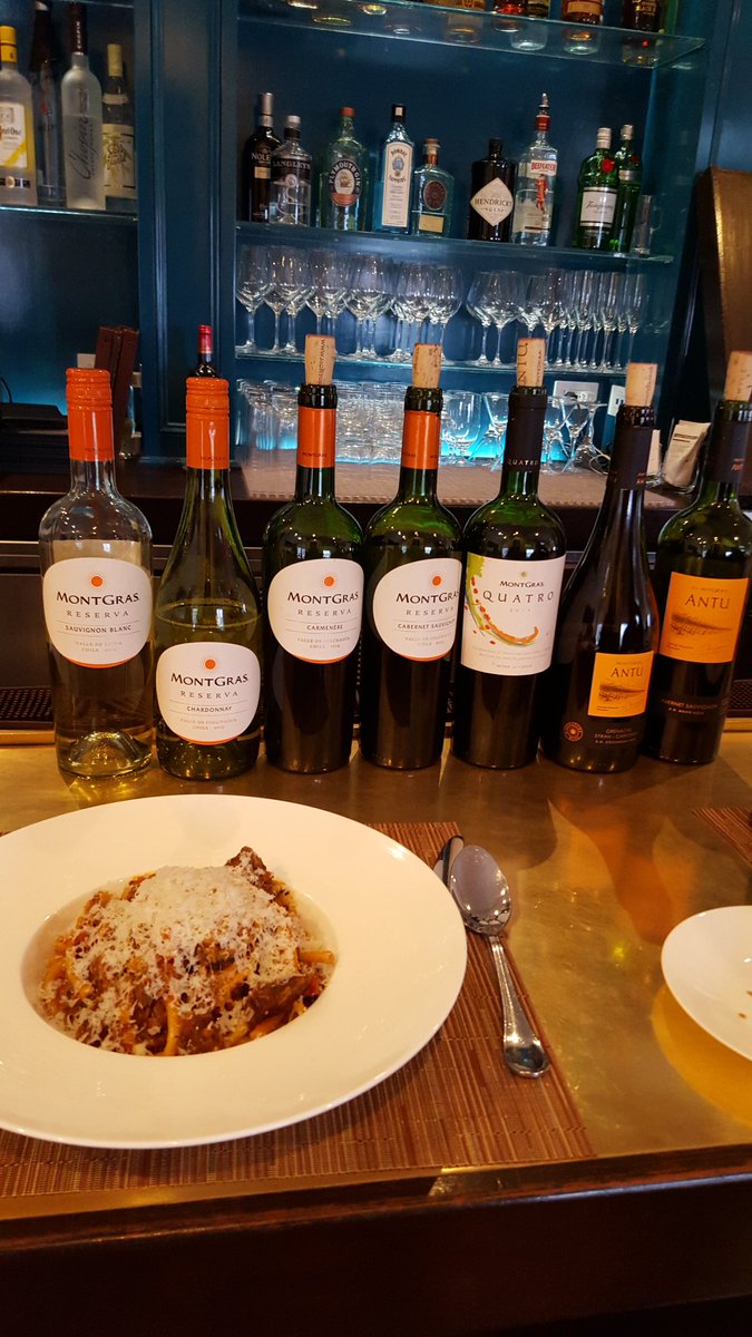 noblewines's tweet image. Tasting some wines @ToppingRose for @ParkPlaceWines thanks for lunch @MelissaVino via @PalmBay_Wines