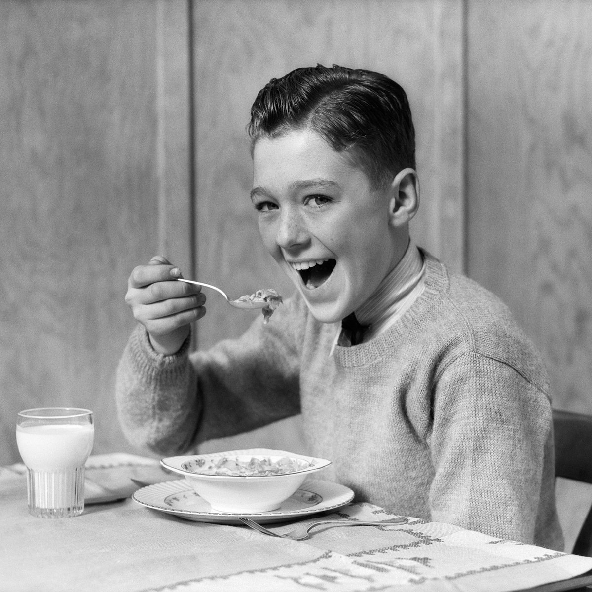 foodandwine's tweet photo. Young people say they don't have time to eat cereal. https://t.co/S7vhzpIPnN #FWx https://t.co/WyHf4Inf2O