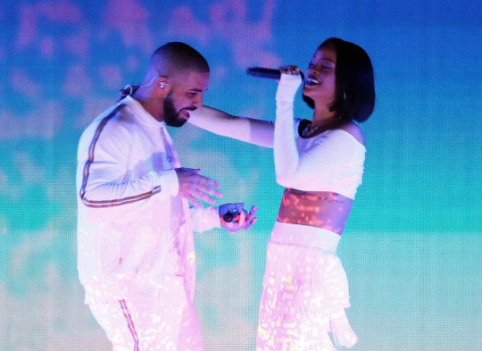 TeamOfRihanna's tweet photo. Mom and dad #Brits https://t.co/6gpY2oEy81