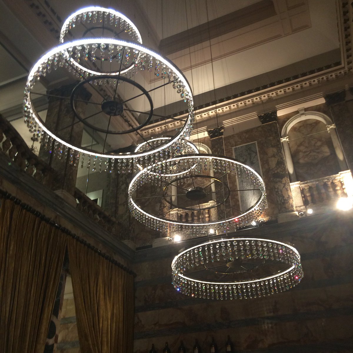 Ceeds88's tweet photo. #boydslaunch i want the chandeliers! https://t.co/Z6T4EoIH3q