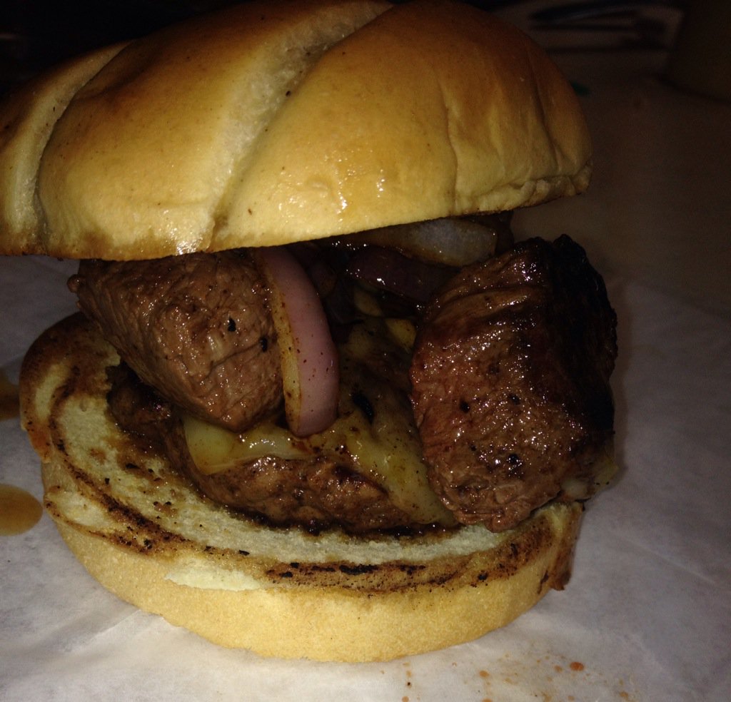 LBsMeatMarket's tweet image. Remember this burger? 1,000 retweets to get back on the menu! #omahaburger #HottyToddy #lunch #suhdude